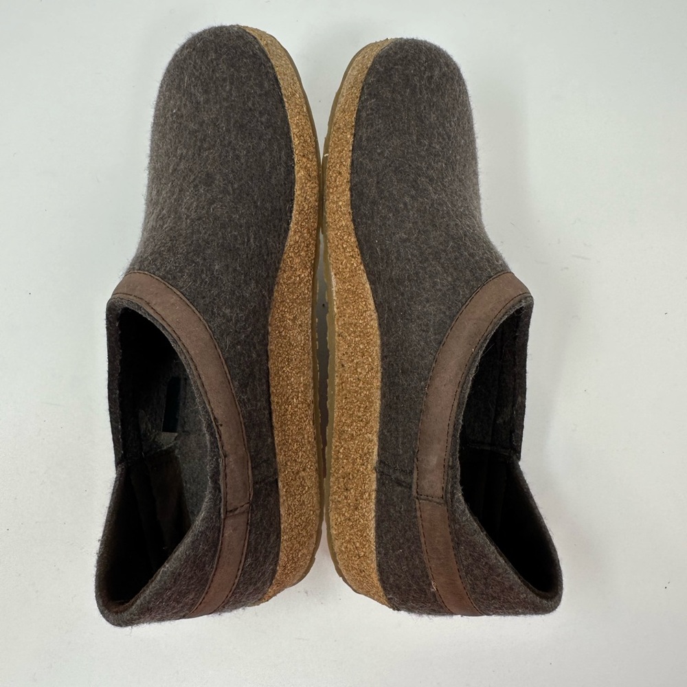 Haflinger Gray Wool Clogs with Brown Trim - Picture 4 of 13
